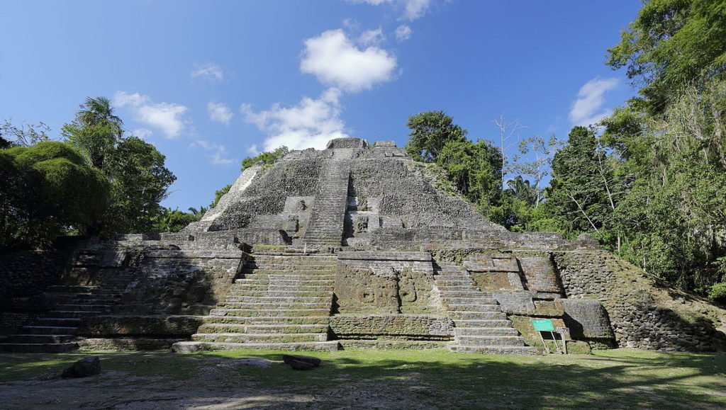 Belize - Lamanai - Maya Ruinen - Hoher Tempe