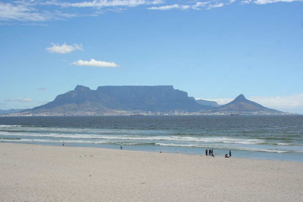 Suedafrika-Blick_auf_Kapstadt_mit _Tafelberg